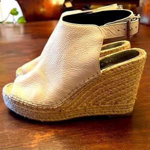 Kenneth Cole leather wedges cream size 9